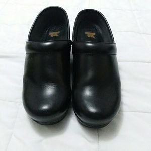 Dansko Wide Pro shoes, black